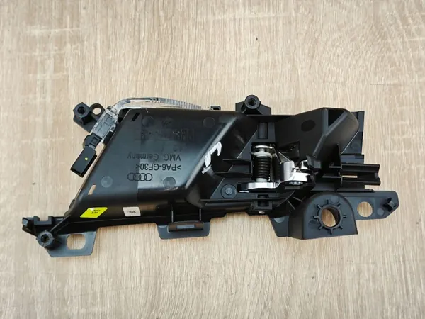 OEM 8W0839019A Poignée Porte Arrière Gauche Éclairée Audi A4 B9 image 3