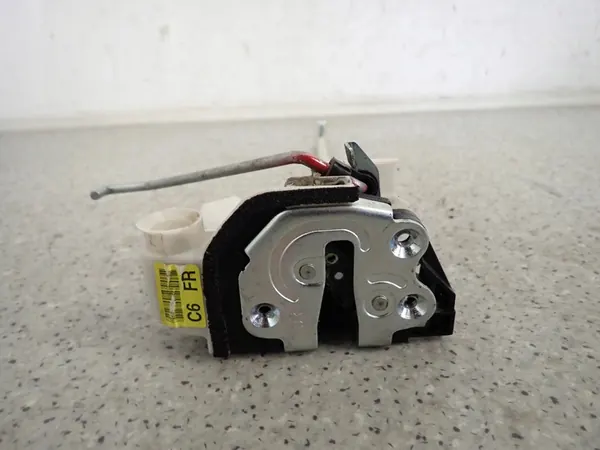 KIA RIO III HB 11-14 Främre Höger Dörrlås OEM image 3