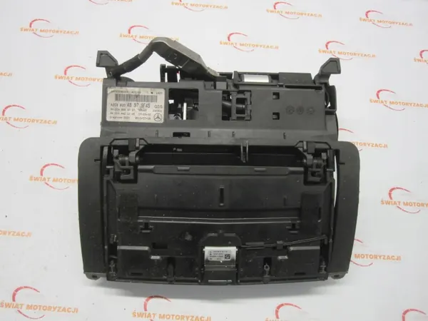 Mercedes C-Klasse S204 W204 10" display OEM A20482046979F45 image 3