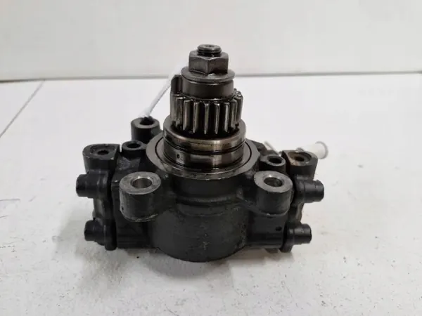 Renault OE insprutningspump OEM 167001930R image 2