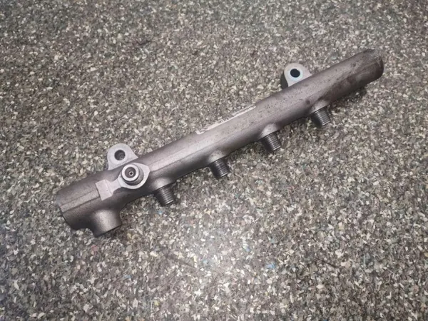 Einspritzschiene Mercedes E-Klasse W212 OEM A6510700495 image 2