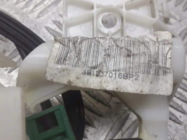 Zentralverriegelung Rechts Vorne VW Polo IV 1.4 FSI image 2