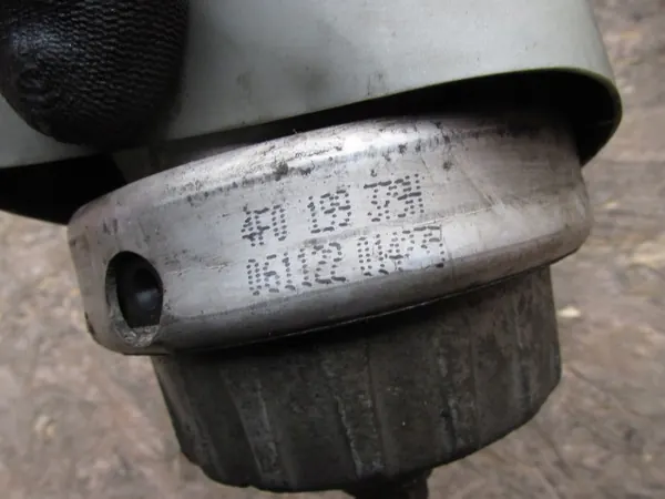 Support moteur Audi A6 C6 4F0199379H image 5