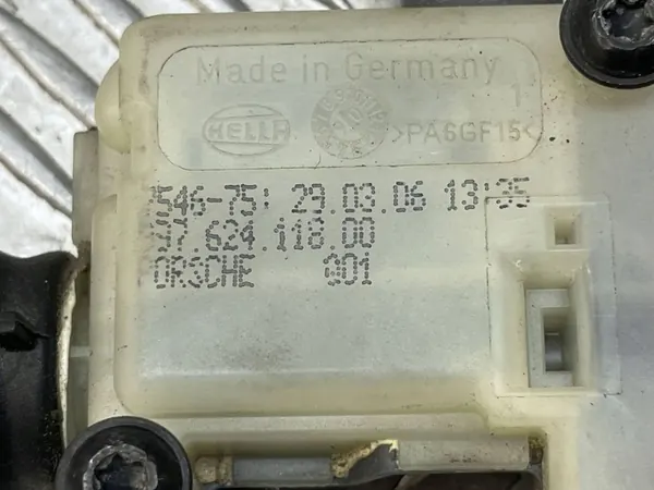 Porsche OE 99762411800 Bränslelucksaktuer Bak image 5