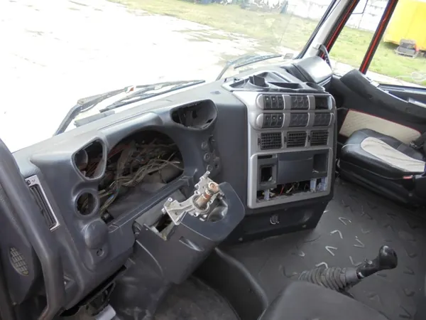 Cabine Iveco Stralis Euro 5 OEM 3567788234234567 image 10