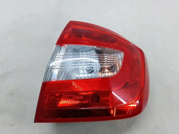 Luz Trasera Derecha Skoda Rapid II Hatchback image 2