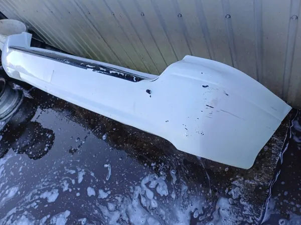 Parachoques trasero Subaru Legacy III OEM LUK1126 - Usado image 3