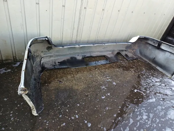 Parachoques trasero Subaru Legacy III OEM LUK1126 - Usado image 8