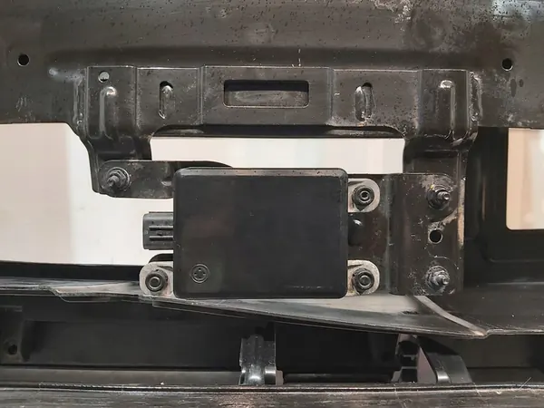 HYUNDAI SANTA FE IV RADAR FRONTAL image 4