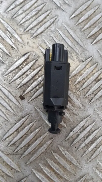 Bromsljuskontakt VW Passat B5 image 2