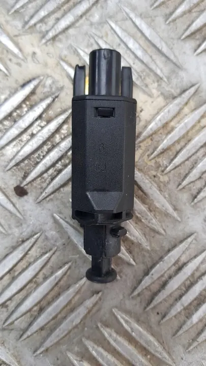Bromsljuskontakt VW Passat B5 image 3
