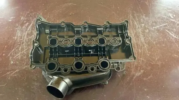 Jaguar Kipphebelabdeckung OEM 9X2Q9424EE - Gebraucht image 3