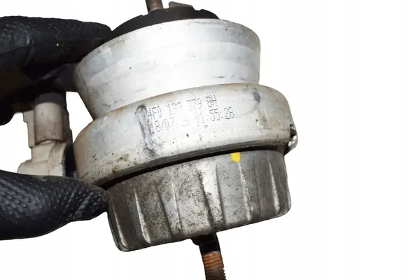 AUDI A6 C6 LIFT 3.0 TDI Motorhalterung Links 4F0199379BH image 2