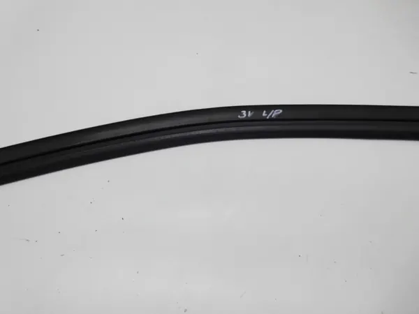 Raamrubber OEM 3V0837431 voor Skoda Superb III links voor image 3