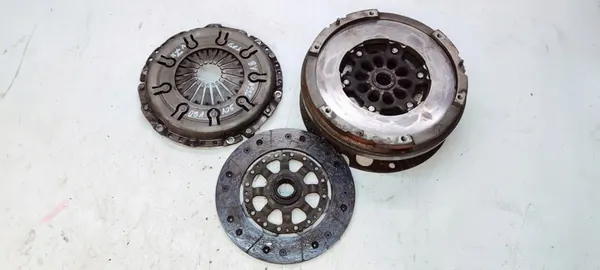 Volante bimassa Audi A4 B8 A5 8T 1.8 TFSI 0B1105266N image 2