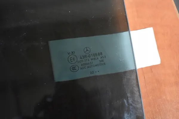 OEM A1677300700 Linke Hintertürscheibe Mercedes GLS X167 image 3