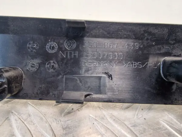 Volkswagen Passat B8 Dörrdekorlist OEM 3G0867439 image 3