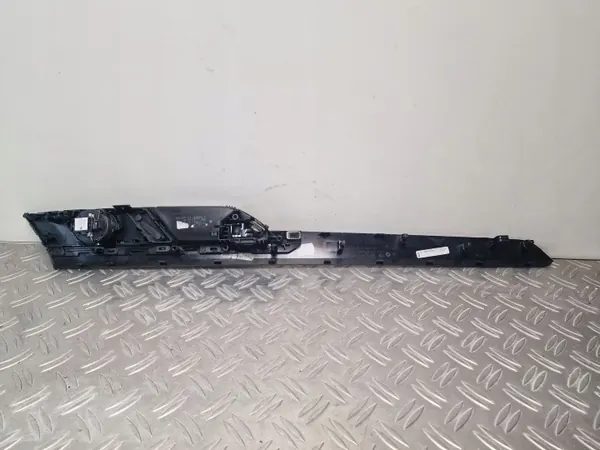 Volkswagen Passat B8 Dörrdekorlist OEM 3G0867439 image 4