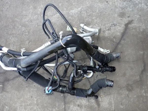 OEM 84525737 Ilmastointi- & Lämmitysletkut Chevrolet Corvette C8 image 5