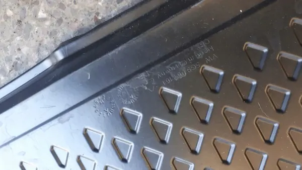 Tavaratilan matto VW GOLF VII image 7