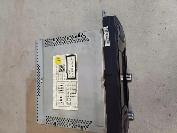 VW Golf Tiguan Passat B6 Radio CD Navigation 3C8907801E image 3