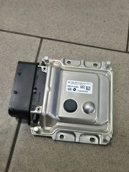 Módulo de controlo AdBlue Hyundai i30 III OEM 29610-2U661 image 2