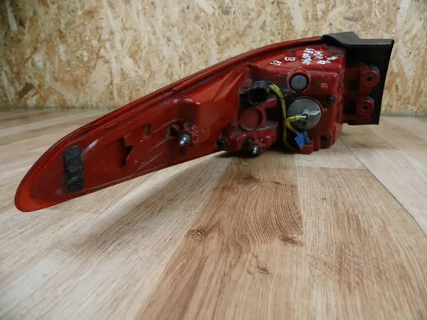 KIA Sportage IV 2015-2018 lámpara trasera derecha 92402-F1 image 4