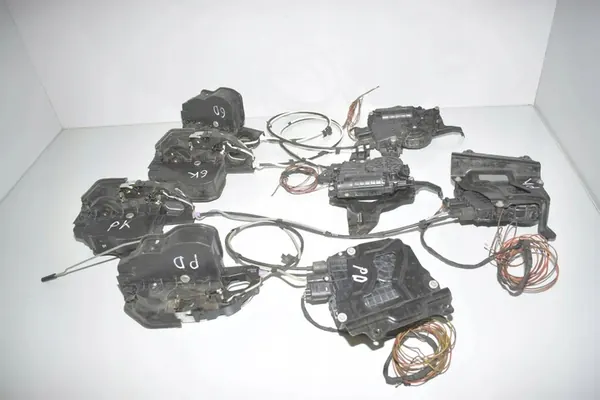 Ensemble de serrures BMW 5 Gran Turismo 3.0L OEM 7148475 image 2