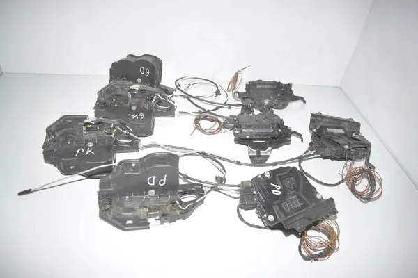 Ensemble de serrures BMW 5 Gran Turismo 3.0L OEM 7148475 image 3