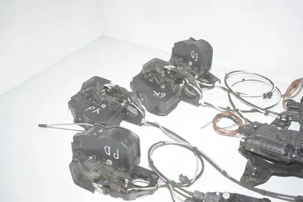 Ensemble de serrures BMW 5 Gran Turismo 3.0L OEM 7148475 image 4