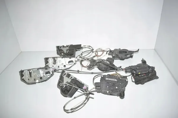 Ensemble de serrures BMW 5 Gran Turismo 3.0L OEM 7148475 image 6