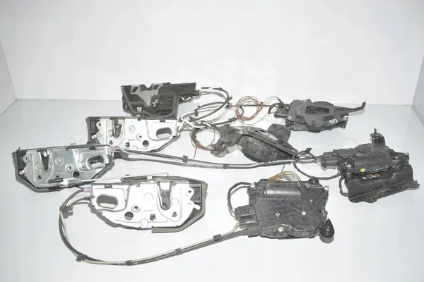 Ensemble de serrures BMW 5 Gran Turismo 3.0L OEM 7148475 image 7