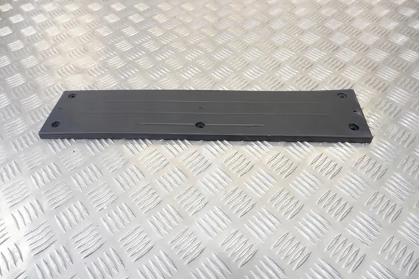 Support plaque immatriculation Land Rover OE DK6213413AB image 3