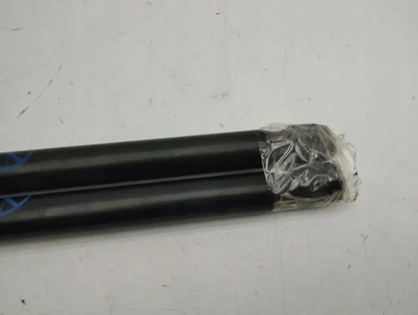 Höger bagageluckstötdämpare OEM H1BBA406A10AH Ford Fiesta VII image 10