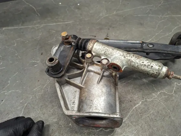 Gebruikte Mercedes-Benz rempedaal OEM pedal hamulca mercedes w123 image 3