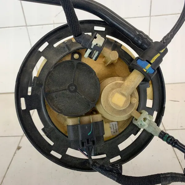 Brandstofpomp Dodge RAM V 1500 Laramie 5.7 HEMI 2019-2023 OEM image 5