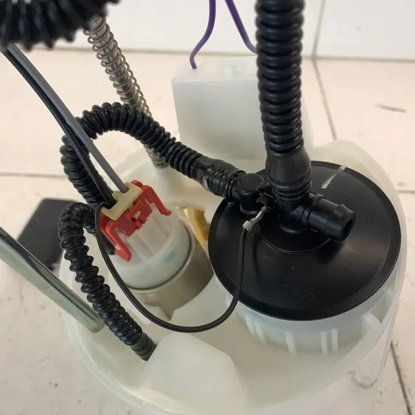 Brandstofpomp Dodge RAM V 1500 Laramie 5.7 HEMI 2019-2023 OEM image 9