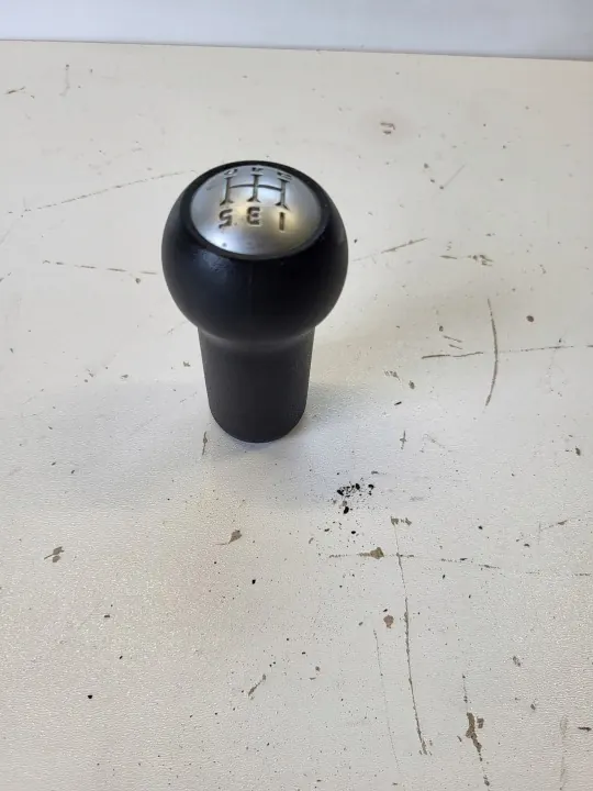 Mitsubishi Colt versnellingspookknop OEM - Gebruikt image 4