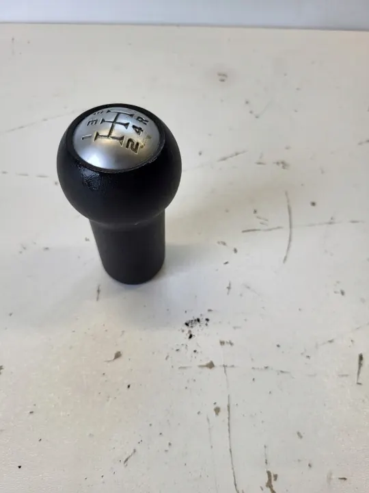 Mitsubishi Colt versnellingspookknop OEM - Gebruikt image 5