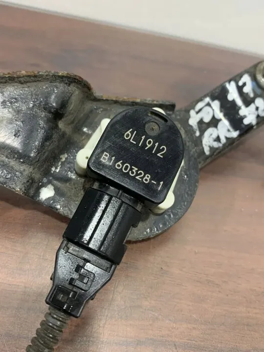 Sensor suspensão ar traseiro OEM 6L1912 - Subaru image 4