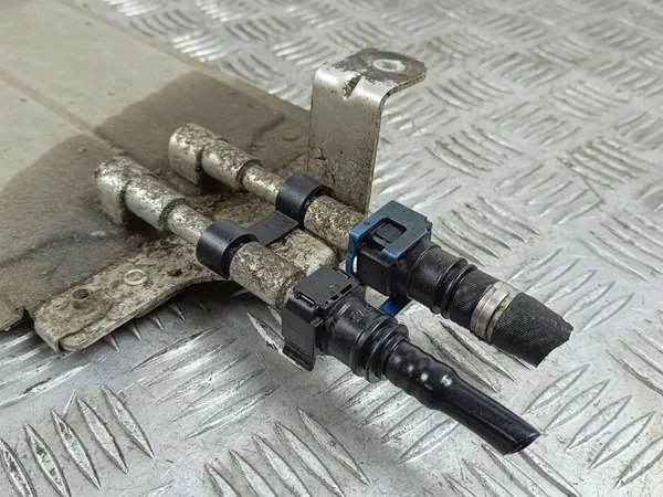 Refroidisseur de carburant Jaguar F-Pace 2018 FOB39905 image 2