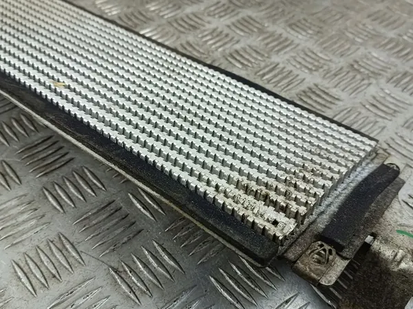 Refroidisseur de carburant Jaguar F-Pace 2018 FOB39905 image 3