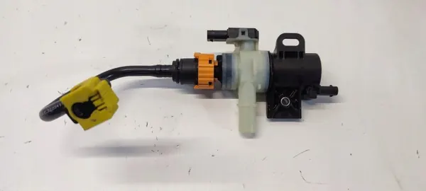 Brandstofdampventiel Volvo XC40 OEM 32139918 image 2