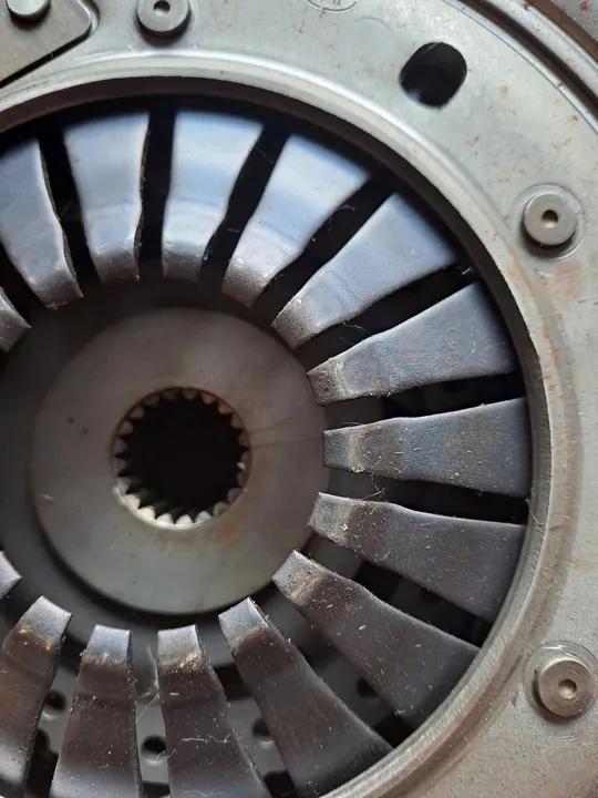 Volante de Dupla Massa Kit de Embreagem 1.6DCI Trafic image 2