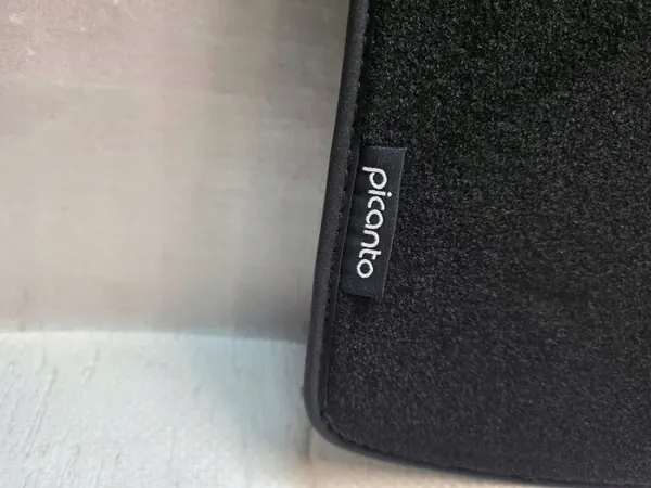 Gebruikte velours kofferbakmat OEM G6120ADE10 voor Kia Picanto image 3