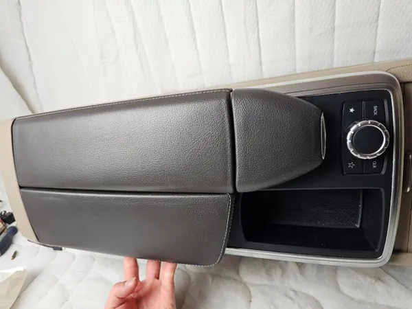 Airbag-Konsolenabdeckung OEM A1666800819 für Mercedes W166 ML image 8