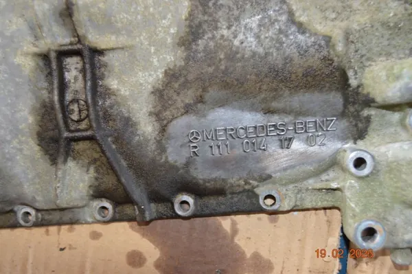 Cárter de óleo usado OEM R1110141702 Mercedes-Benz image 6