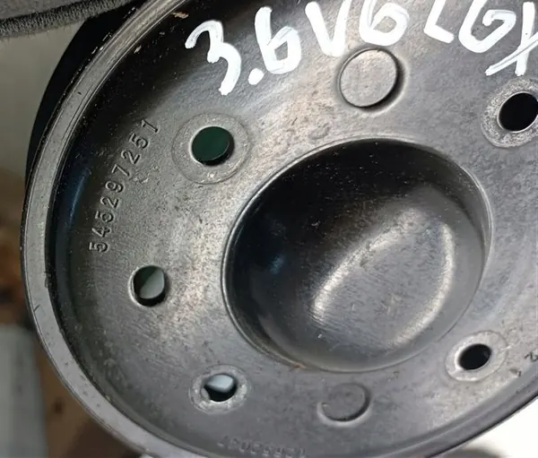 Polea de Bomba de Agua OEM 12652047 para Cadillac XT5 3.6 V6 image 6