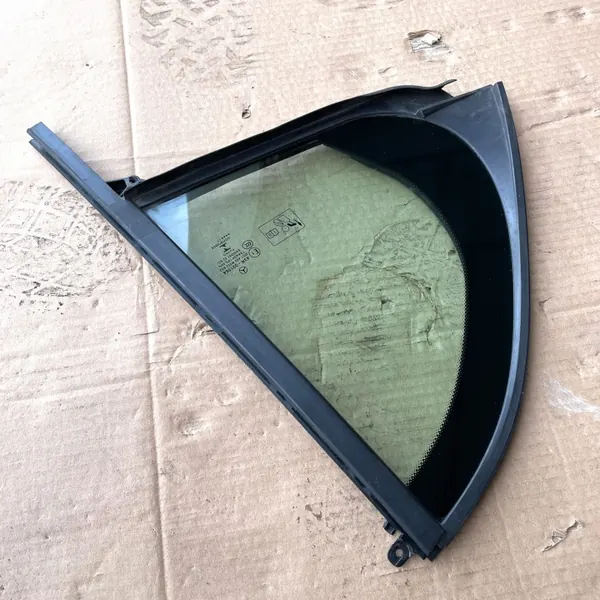OEM 1567300218 Dreieck-Scheibe Rechte Hintertür image 3