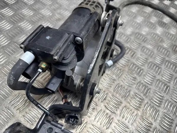 Compresseur de suspension BMW X5 (F15, F85) image 4
